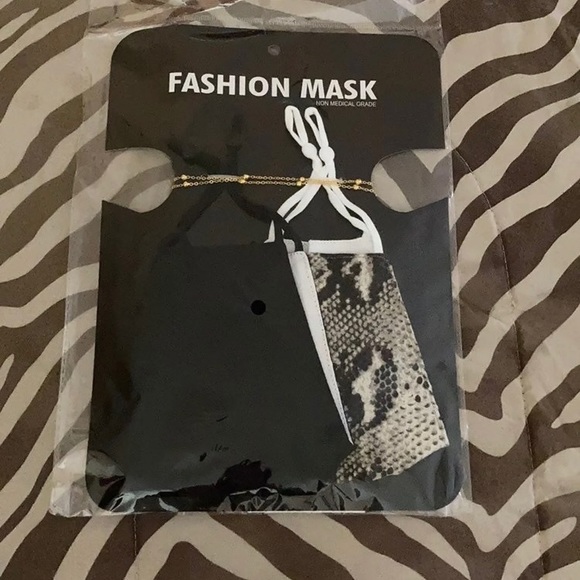 NWT! Pack of 2 Face Masks! - Picture 2 of 4